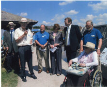 speeches on the towpath (photo by Gillian Bolt)